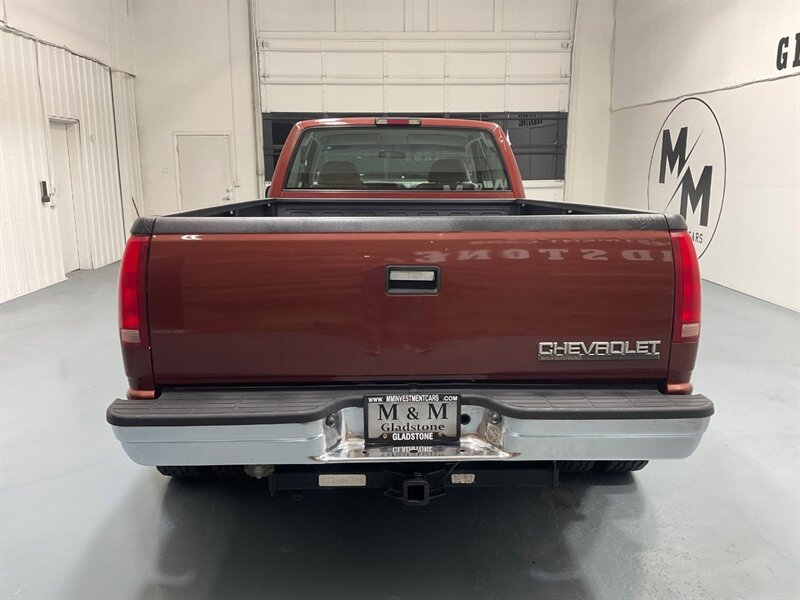 1998 Chevrolet C/K 3500 Series K3500 Cheyenne 4X4 5-SPEED MANUAL / DUALLY/V8 7.4L / LONG BED / 1-TON DUALLY / RARE 5-SPEED MANUAL - Photo 6 - Gladstone, OR 97027