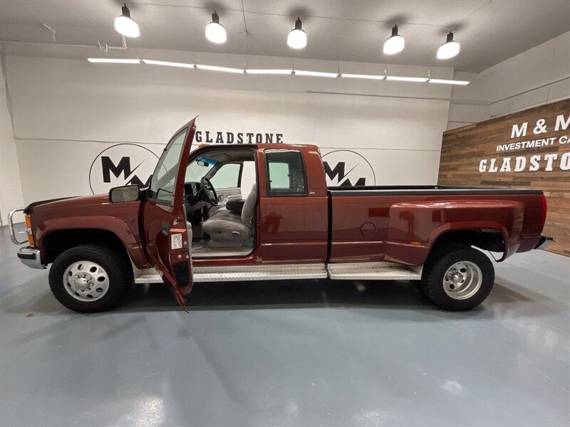 1998 Chevrolet C/K 3500 Series K3500 Cheyenne 4X4 5-SPEED MANUAL / DUALLY/V8 7.4L / LONG BED / 1-TON DUALLY / RARE 5-SPEED MANUAL - Photo 40 - Gladstone, OR 97027