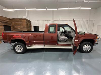 1998 Chevrolet C/K 3500 Series K3500 Cheyenne 4X4 5-SPEED MANUAL / DUALLY/V8 7.4L / LONG BED / 1-TON DUALLY / RARE 5-SPEED MANUAL - Photo 41 - Gladstone, OR 97027