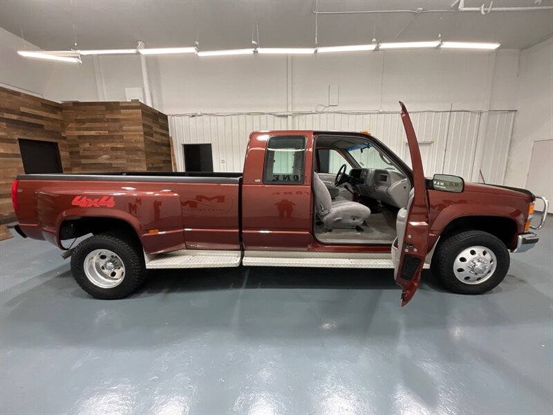 1998 Chevrolet C/K 3500 Series K3500 Cheyenne 4X4 5-SPEED MANUAL / DUALLY/V8 7.4L / LONG BED / 1-TON DUALLY / RARE 5-SPEED MANUAL - Photo 41 - Gladstone, OR 97027