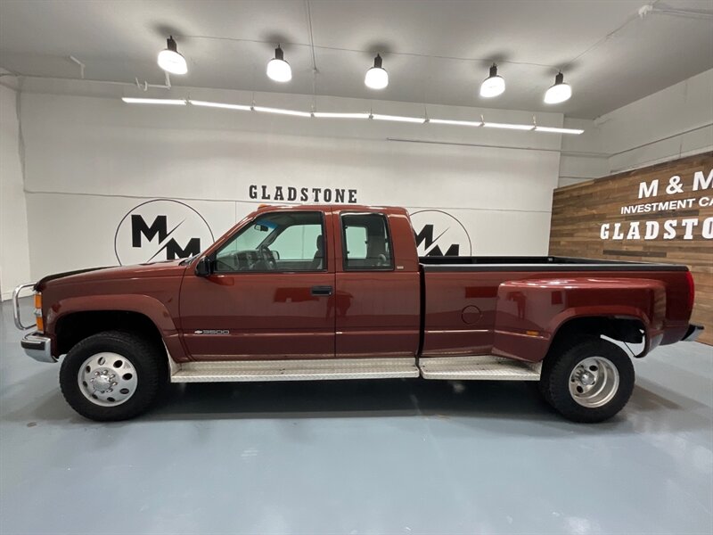 1998 Chevrolet C/K 3500 Series K3500 Cheyenne 4X4 5-SPEED MANUAL / DUALLY/V8 7.4L / LONG BED / 1-TON DUALLY / RARE 5-SPEED MANUAL - Photo 3 - Gladstone, OR 97027