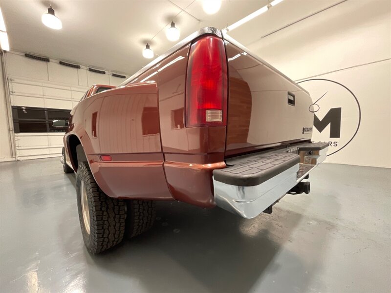 1998 Chevrolet C/K 3500 Series K3500 Cheyenne 4X4 5-SPEED MANUAL / DUALLY/V8 7.4L / LONG BED / 1-TON DUALLY / RARE 5-SPEED MANUAL - Photo 50 - Gladstone, OR 97027