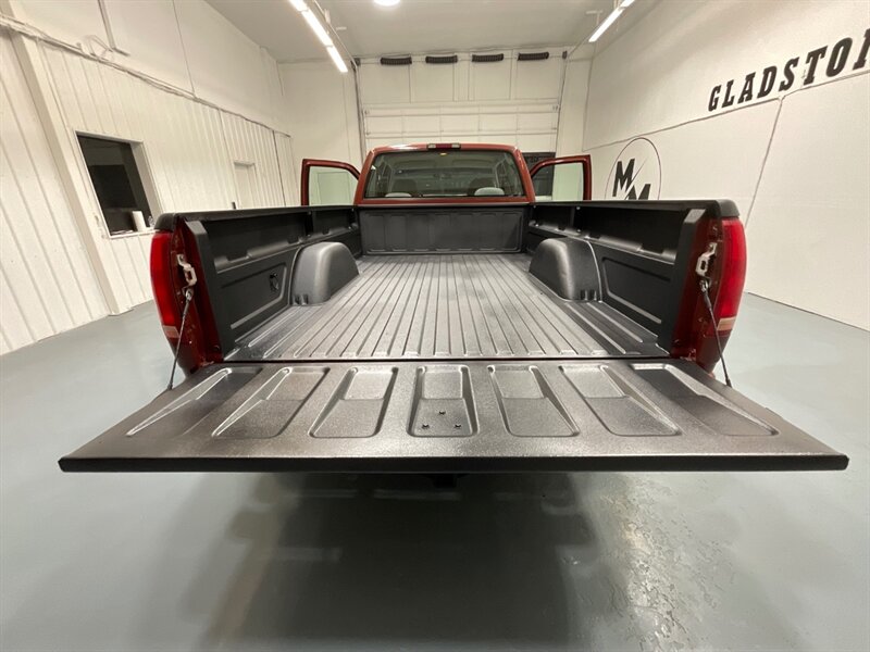 1998 Chevrolet C/K 3500 Series K3500 Cheyenne 4X4 5-SPEED MANUAL / DUALLY/V8 7.4L / LONG BED / 1-TON DUALLY / RARE 5-SPEED MANUAL - Photo 10 - Gladstone, OR 97027