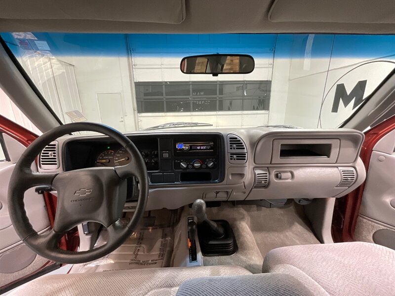 1998 Chevrolet C/K 3500 Series K3500 Cheyenne 4X4 5-SPEED MANUAL / DUALLY/V8 7.4L / LONG BED / 1-TON DUALLY / RARE 5-SPEED MANUAL - Photo 37 - Gladstone, OR 97027