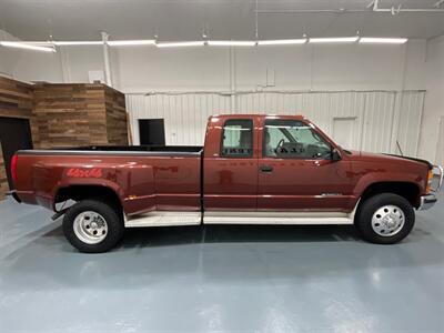 1998 Chevrolet C/K 3500 Series K3500 Cheyenne 4X4 5-SPEED MANUAL / DUALLY/V8 7.4L / LONG BED / 1-TON DUALLY / RARE 5-SPEED MANUAL - Photo 4 - Gladstone, OR 97027