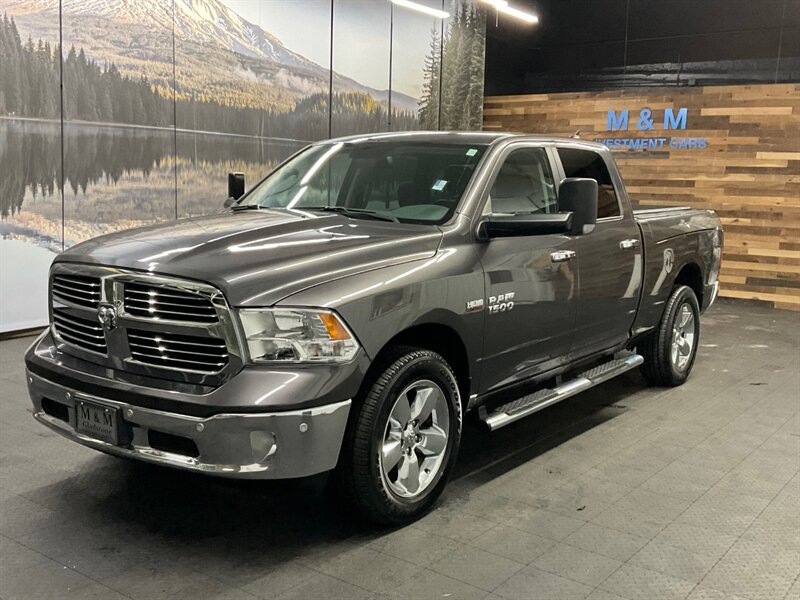 2017 RAM 1500 Big Horn Crew Cab 4X4 / 5.7L HEMI / 9,000 MILES  1-OWNER LOCAL TRUCK / RAM BOX / LIKE NEW CONDITION !! - Photo 1 - Gladstone, OR 97027