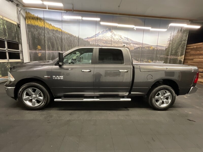 2017 RAM 1500 Big Horn Crew Cab 4X4 / 5.7L HEMI / 9,000 MILES  1-OWNER LOCAL TRUCK / RAM BOX / LIKE NEW CONDITION !! - Photo 3 - Gladstone, OR 97027