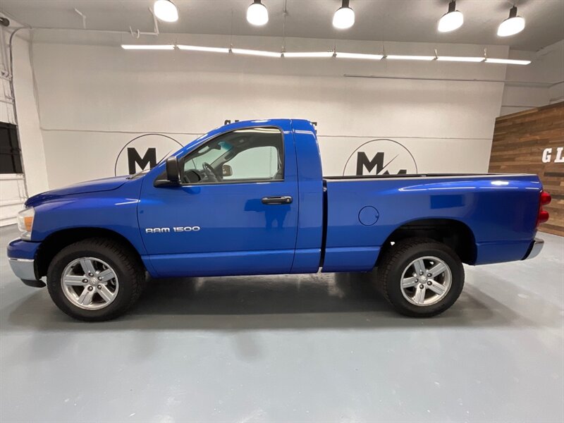 2007 Dodge Ram 1500 ST Regular Cab RWD / 4.7L V8 / 6-SPEED MANUAL  / SHORT BED / ZERO RUST / ONLY 55,000 MILES - Photo 3 - Gladstone, OR 97027