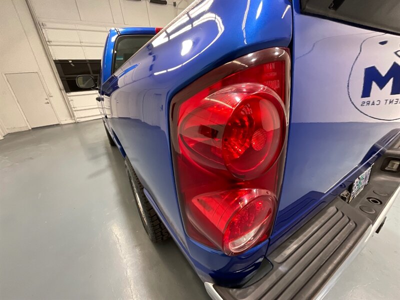 2007 Dodge Ram 1500 ST Regular Cab RWD / 4.7L V8 / 6-SPEED MANUAL  / SHORT BED / ZERO RUST / ONLY 55,000 MILES - Photo 28 - Gladstone, OR 97027