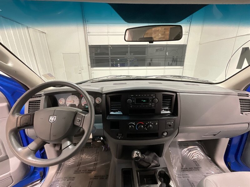 2007 Dodge Ram 1500 ST Regular Cab RWD / 4.7L V8 / 6-SPEED MANUAL  / SHORT BED / ZERO RUST / ONLY 55,000 MILES - Photo 34 - Gladstone, OR 97027