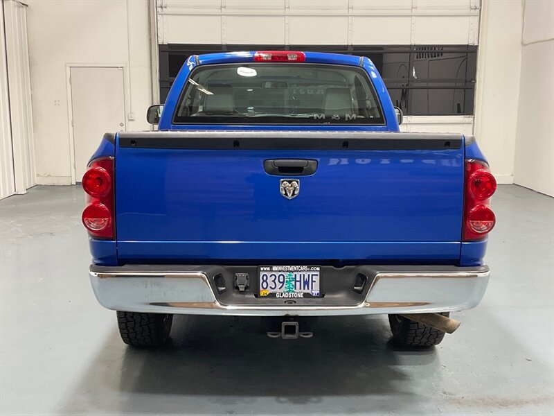 2007 Dodge Ram 1500 ST Regular Cab RWD / 4.7L V8 / 6-SPEED MANUAL  / SHORT BED / ZERO RUST / ONLY 55,000 MILES - Photo 6 - Gladstone, OR 97027
