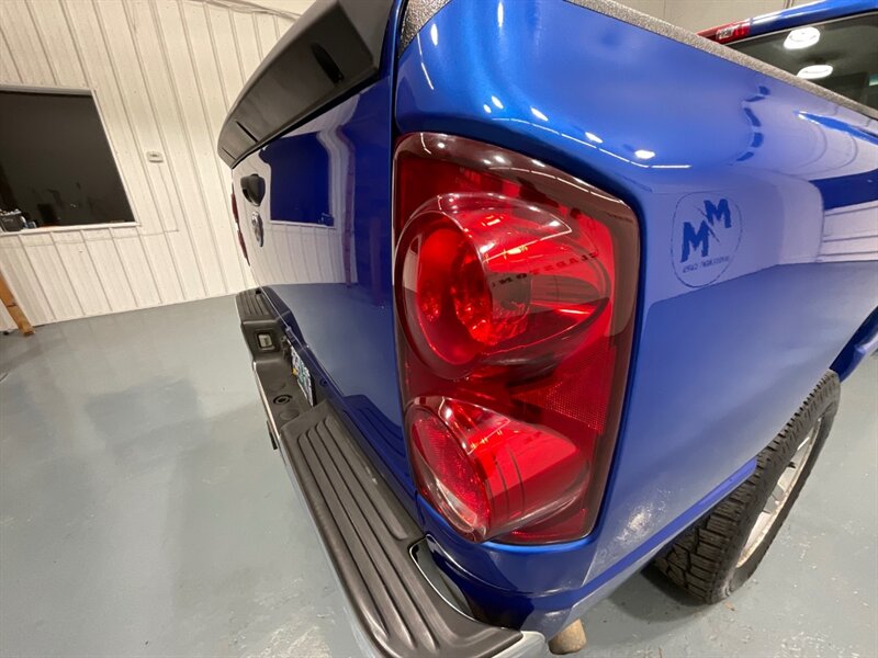 2007 Dodge Ram 1500 ST Regular Cab RWD / 4.7L V8 / 6-SPEED MANUAL  / SHORT BED / ZERO RUST / ONLY 55,000 MILES - Photo 29 - Gladstone, OR 97027