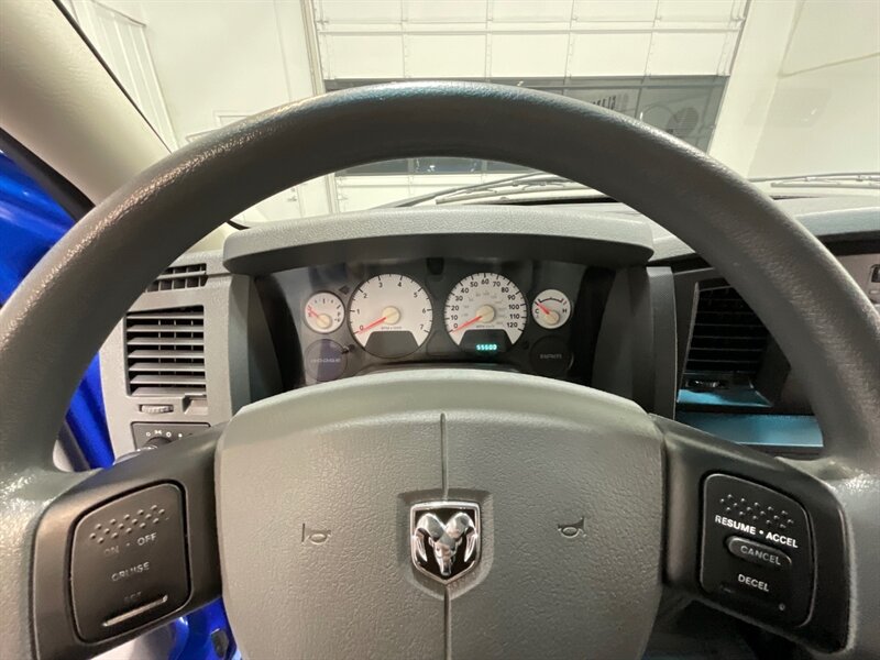 2007 Dodge Ram 1500 ST Regular Cab RWD / 4.7L V8 / 6-SPEED MANUAL  / SHORT BED / ZERO RUST / ONLY 55,000 MILES - Photo 35 - Gladstone, OR 97027