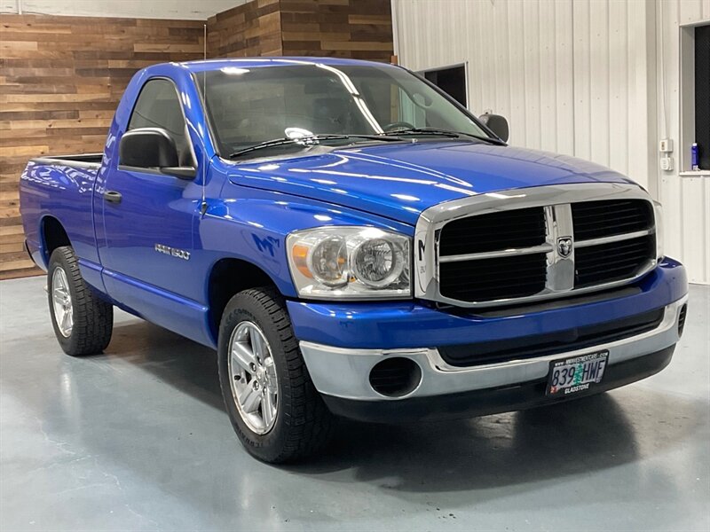 2007 Dodge Ram 1500 ST Regular Cab RWD / 4.7L V8 / 6-SPEED MANUAL  / SHORT BED / ZERO RUST / ONLY 55,000 MILES - Photo 2 - Gladstone, OR 97027