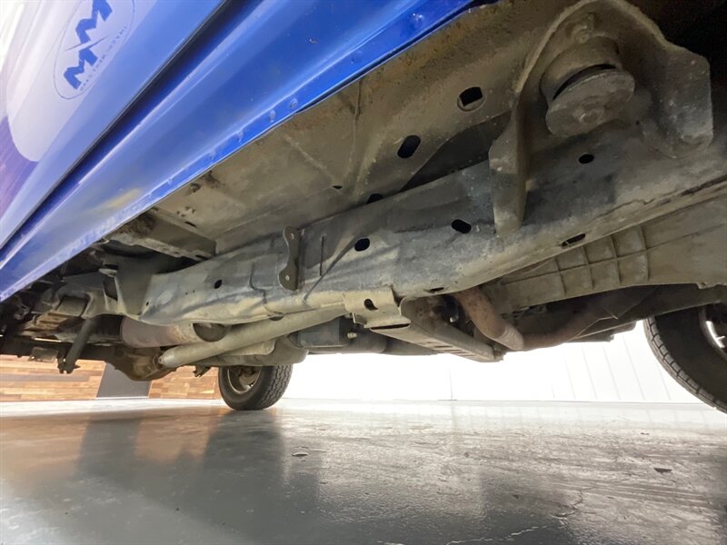 2007 Dodge Ram 1500 ST Regular Cab RWD / 4.7L V8 / 6-SPEED MANUAL  / SHORT BED / ZERO RUST / ONLY 55,000 MILES - Photo 41 - Gladstone, OR 97027