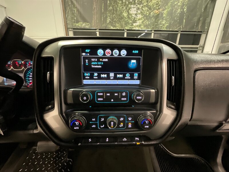 2017 Chevrolet Silverado 1500 LT Crew Cab 4X4 / 5.3L V8 / Backup Camera  /Rust Free Truck / Excel Cond - Photo 20 - Gladstone, OR 97027