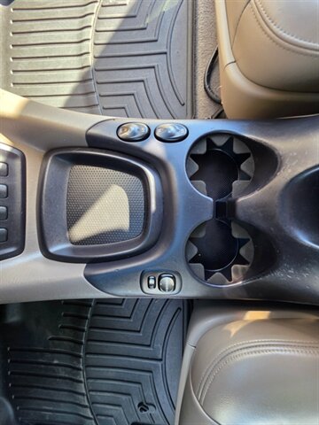 2005 Toyota Sequoia 4X4 TIMING BELT DONE V8 LEATHER SUNROOF NEW TIRES / 4.7L / 8-PASSENGER / CAMERA / HEATED SEATS / CLEAN - Photo 37 - Portland, OR 97217
