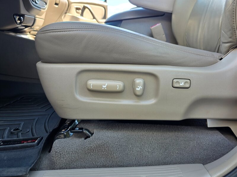 2005 Toyota Sequoia 4X4 TIMING BELT DONE V8 LEATHER SUNROOF NEW TIRES / 4.7L / 8-PASSENGER / CAMERA / HEATED SEATS / CLEAN - Photo 35 - Portland, OR 97217