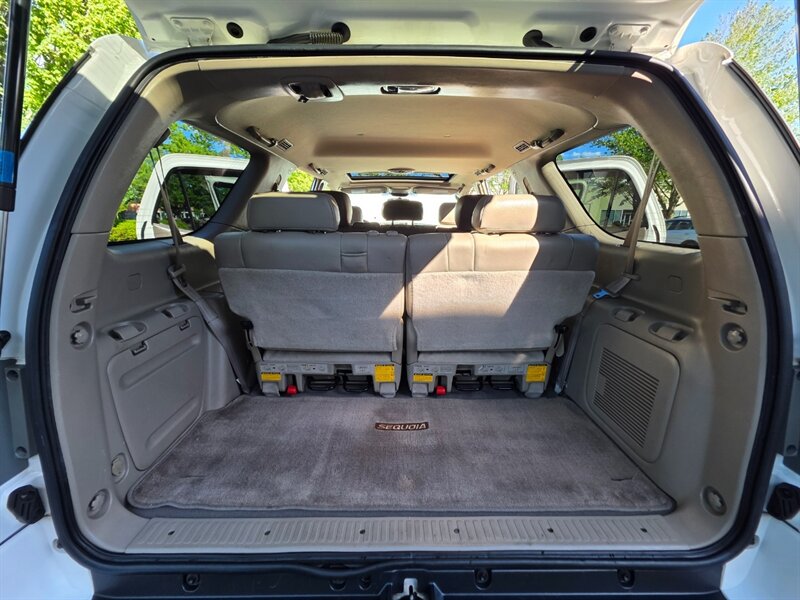 2005 Toyota Sequoia 4X4 TIMING BELT DONE V8 LEATHER SUNROOF NEW TIRES / 4.7L / 8-PASSENGER / CAMERA / HEATED SEATS / CLEAN - Photo 32 - Portland, OR 97217