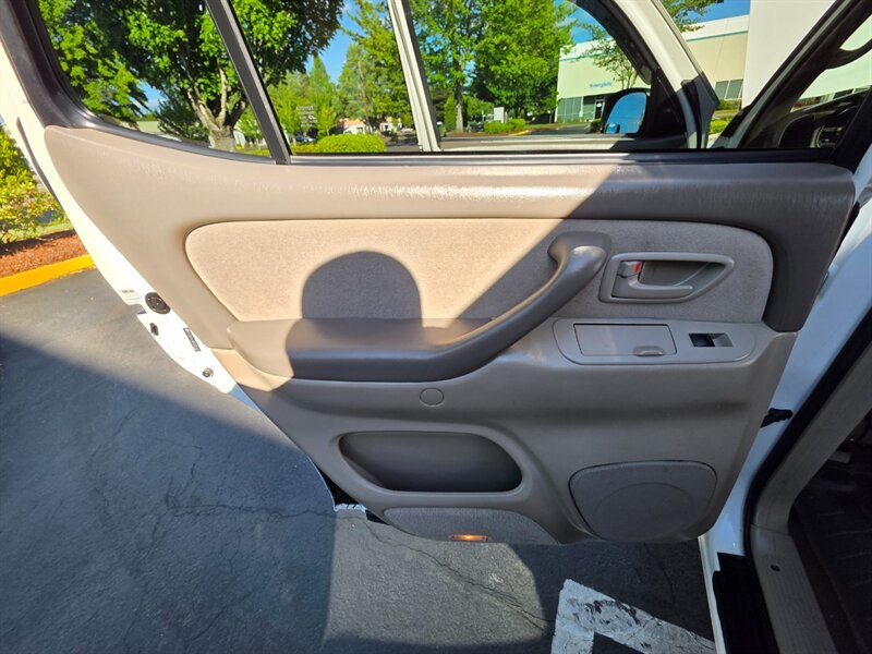 2005 Toyota Sequoia 4X4 TIMING BELT DONE V8 LEATHER SUNROOF NEW TIRES / 4.7L / 8-PASSENGER / CAMERA / HEATED SEATS / CLEAN - Photo 45 - Portland, OR 97217