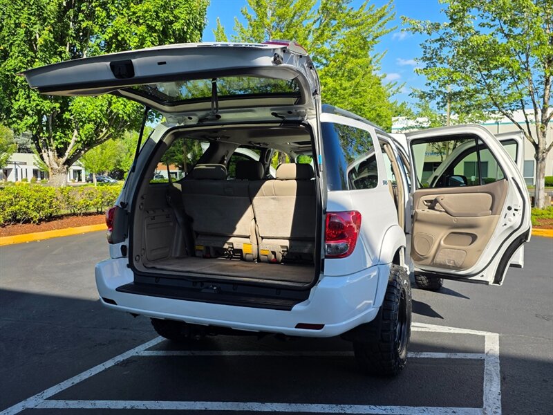 2005 Toyota Sequoia 4X4 TIMING BELT DONE V8 LEATHER SUNROOF NEW TIRES / 4.7L / 8-PASSENGER / CAMERA / HEATED SEATS / CLEAN - Photo 28 - Portland, OR 97217