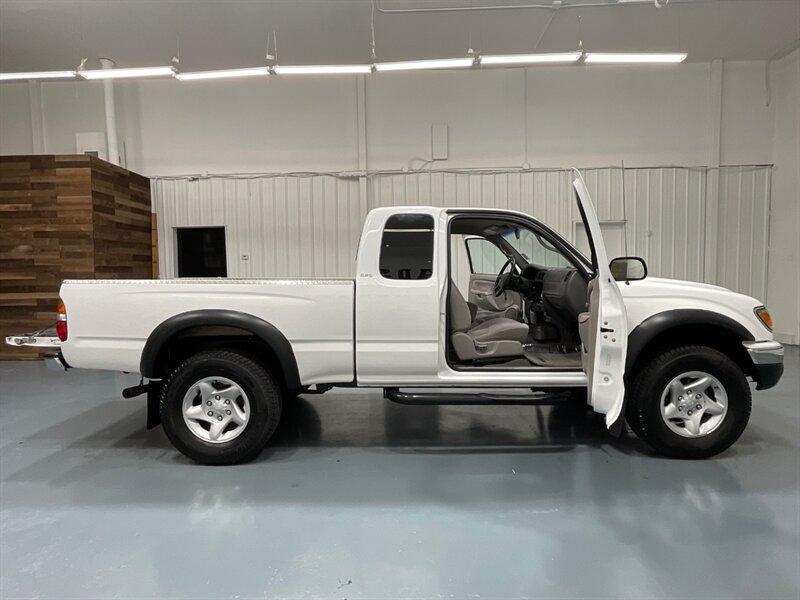 2003 Toyota Tacoma SR5 Xtra Cab 4X4 /2.7 L 4CYL /98000 MILES 1-owner  / ZERO RUST - Photo 6 - Gladstone, OR 97027