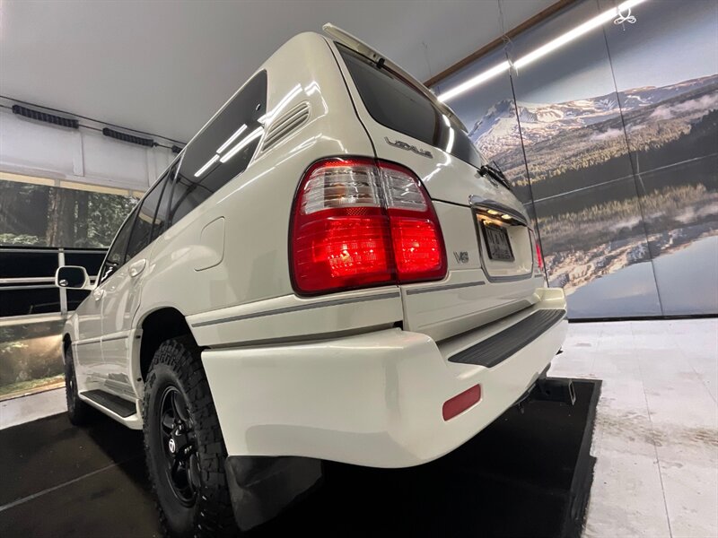 2002 Lexus LX 470 Sport Utility 4WD / 3RD ROW / NEW WHEELS TIRES  / Leather & Heated seats / Sunroof / Navigation / TIMING BELT SERVICE ALREADY DONE / 133,000 MILES - Photo 32 - Gladstone, OR 97027