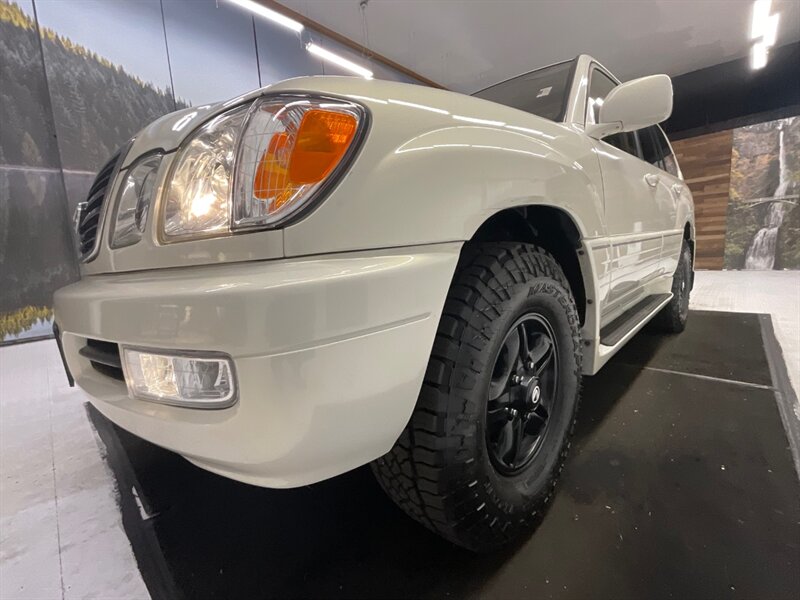 2002 Lexus LX 470 Sport Utility 4WD / 3RD ROW / NEW WHEELS TIRES  / Leather & Heated seats / Sunroof / Navigation / TIMING BELT SERVICE ALREADY DONE / 133,000 MILES - Photo 33 - Gladstone, OR 97027