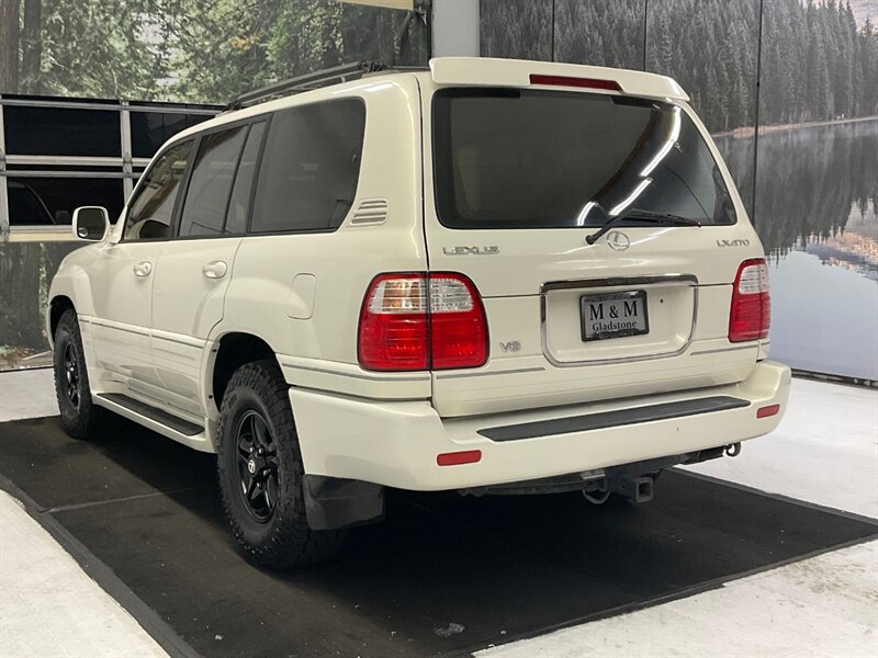 2002 Lexus LX 470 Sport Utility 4WD / 3RD ROW / NEW WHEELS TIRES  / Leather & Heated seats / Sunroof / Navigation / TIMING BELT SERVICE ALREADY DONE / 133,000 MILES - Photo 8 - Gladstone, OR 97027