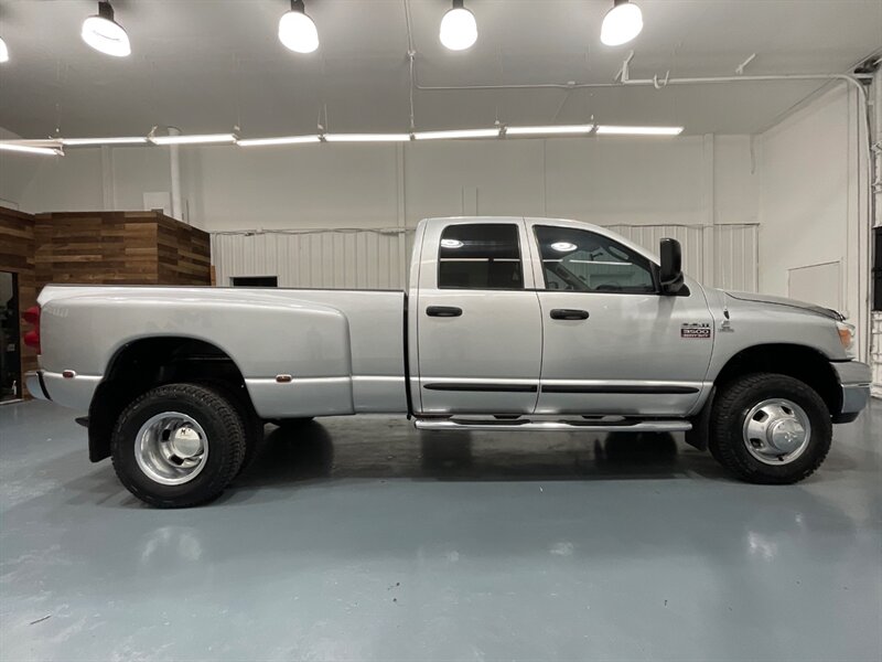 2007 Dodge Ram 3500 SLT Quad Cab 4X4 / 6.7L DIESEL / 6-SPEED / DUALLY  /Local Truck w. ZERO RUST / BRAND NEW TIRES - Photo 4 - Gladstone, OR 97027