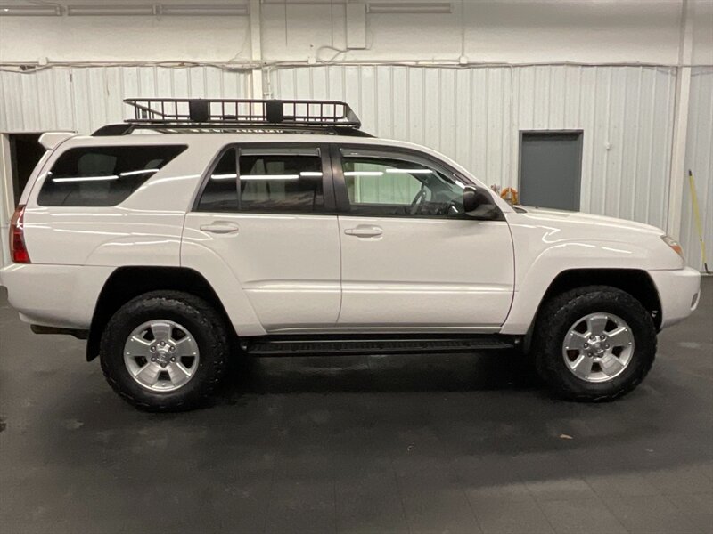 2004 Toyota 4Runner SR5 Sport Utility 4X4 / V6 / DIFF LOCK / NEW TIRES  LOCAL OREGON SUV / RUST FREE / BRAND NEW TIRES - Photo 4 - Gladstone, OR 97027