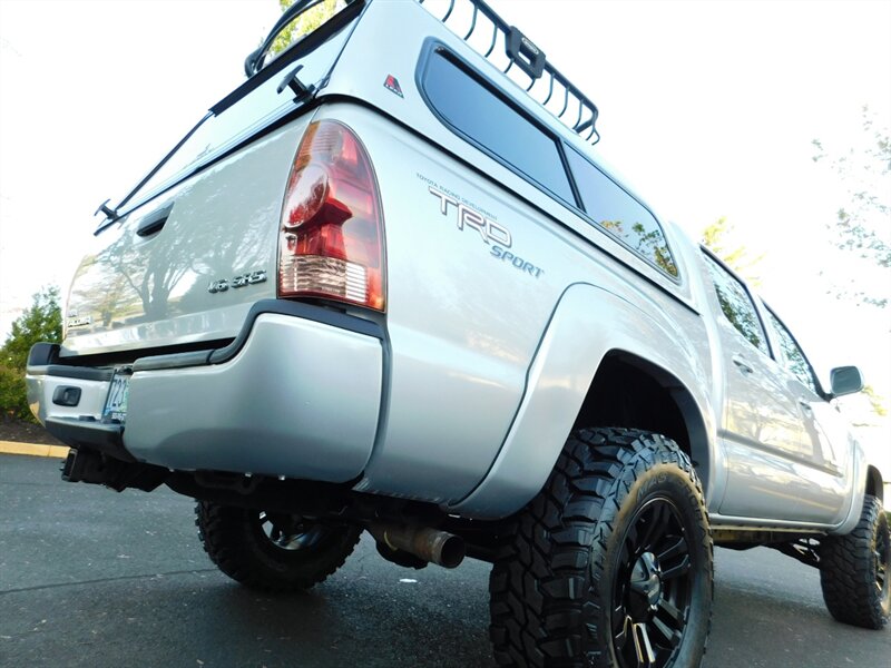 2005 Toyota Tacoma V6 SR5 TRD SPORT 4X4 / 6-SPEED / 1-OWNER / LIFTED   - Photo 12 - Portland, OR 97217