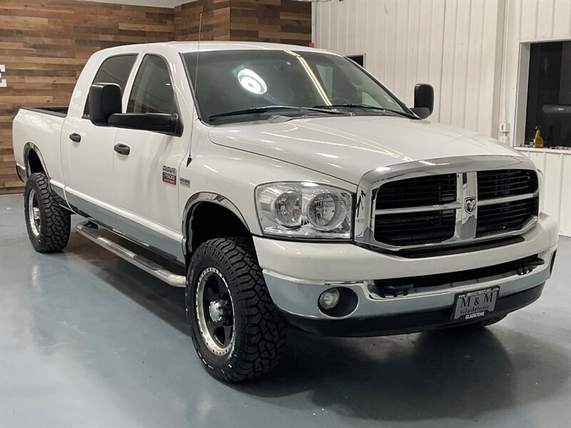 2008 Dodge Ram 2500 SLT MEGA CAB 4X4 / 5.7l V8 HEMI / NEW TIRES  /ZERO RUST / MEGACAB - Photo 2 - Gladstone, OR 97027