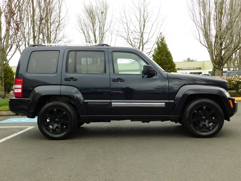 2011 Jeep Liberty Limited 4WD / Leather / Navigation / Heated Seats