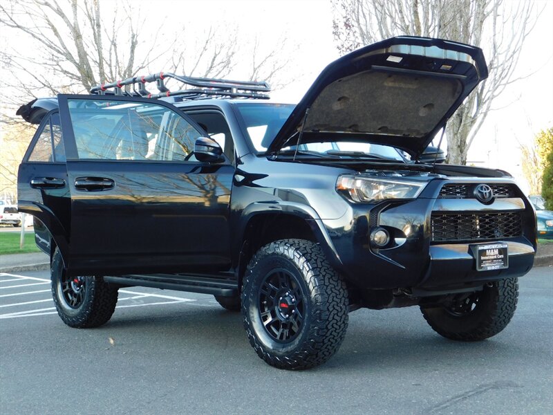 2019 Toyota 4Runner SR5 TRD UPGRADE / 4X4 / Leather / LIFTED LIFTED   - Photo 31 - Portland, OR 97217