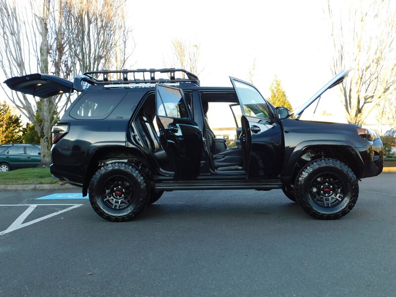 2019 Toyota 4Runner SR5 TRD UPGRADE / 4X4 / Leather / LIFTED LIFTED   - Photo 30 - Portland, OR 97217