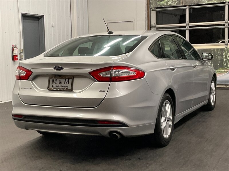 2016 Ford Fusion SE Sedan / Backup Ca   - Photo 7 - Gladstone, OR 97027