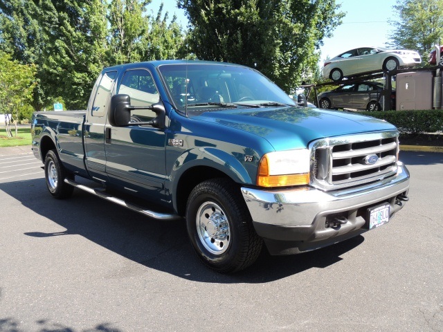 2001 Ford F-250 Super Duty XLT / Extra Cab / 2WD / V10 / 81K MILES   - Photo 2 - Portland, OR 97217