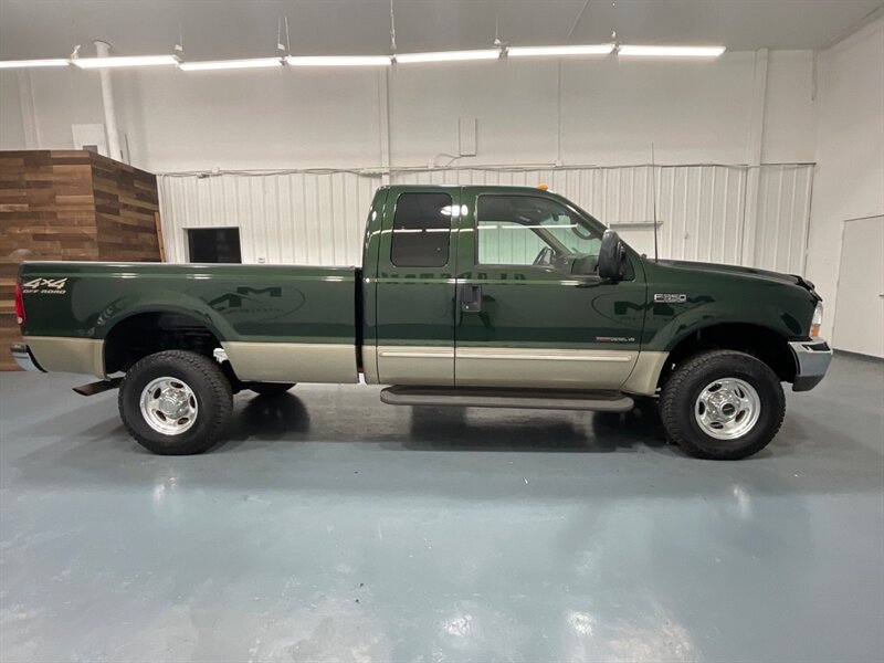 2000 Ford F-350 Lariat Super Cab 4X4/ 7.3L DIESEL / 27,000 MILES  / 1-OWNER / ZERO RUST / NEW TIRES / LONG BED - Photo 4 - Gladstone, OR 97027