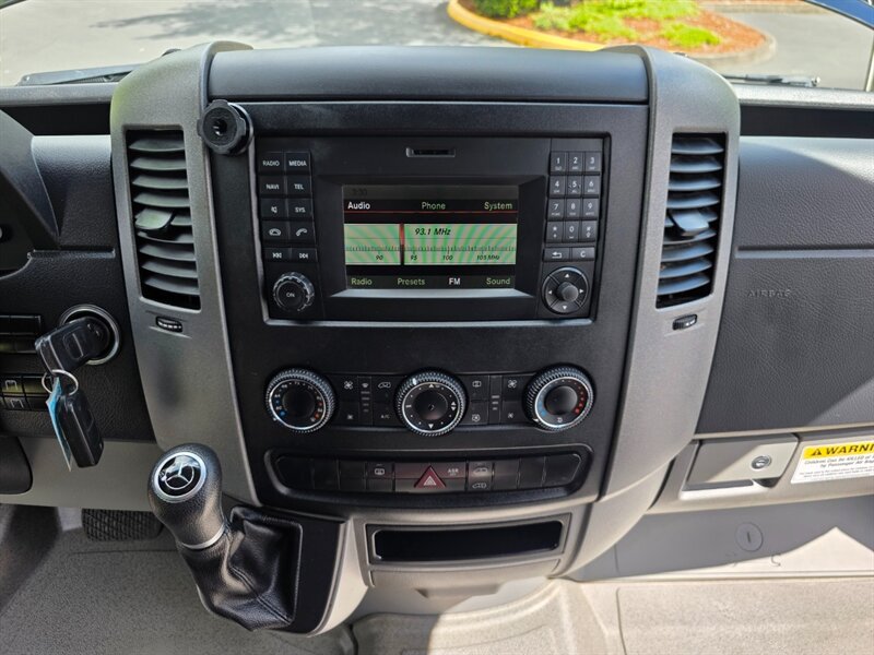 2016 Mercedes-Benz Sprinter Turbo Diesel 12-Passenger Roof Top A/C New Tires / 144 " WB / Excellent Condition - Photo 19 - Portland, OR 97217