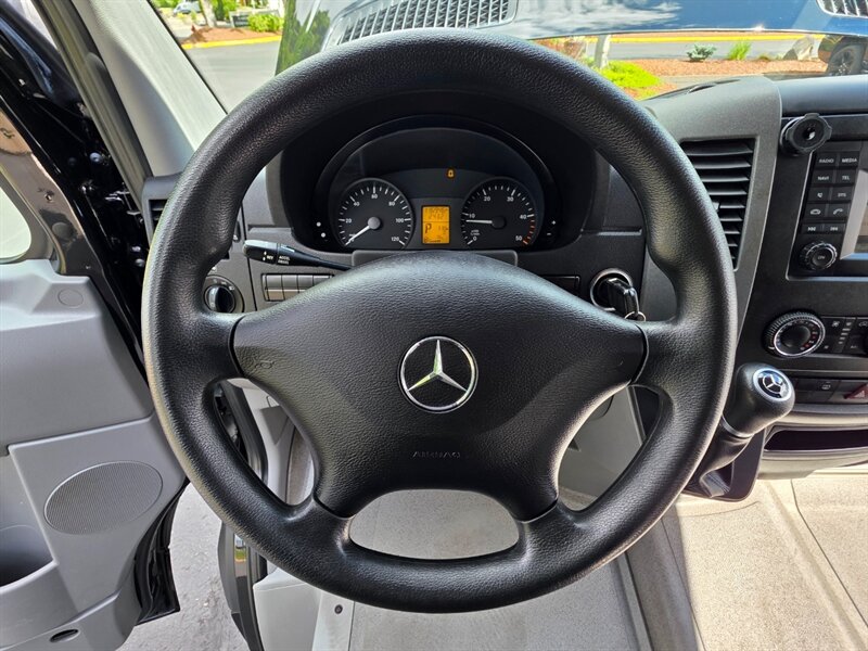 2016 Mercedes-Benz Sprinter Turbo Diesel 12-Passenger Roof Top A/C New Tires / 144 " WB / Excellent Condition - Photo 38 - Portland, OR 97217