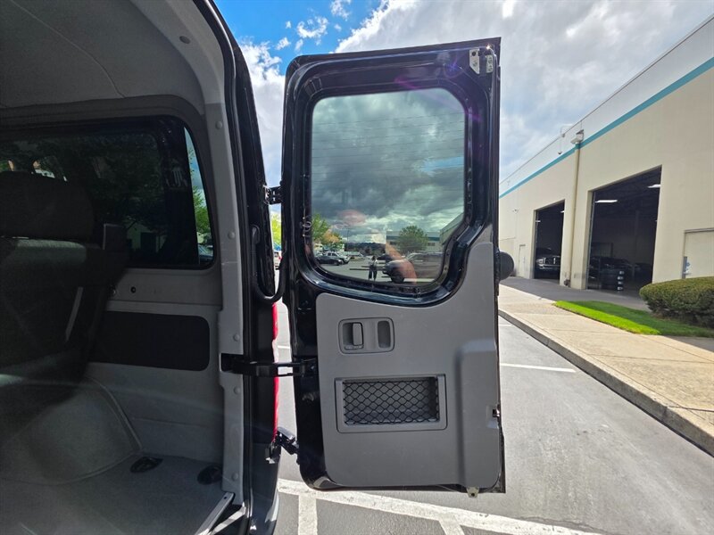 2016 Mercedes-Benz Sprinter Turbo Diesel 12-Passenger Roof Top A/C New Tires / 144 " WB / Excellent Condition - Photo 34 - Portland, OR 97217