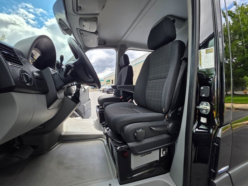 2016 Mercedes-Benz Sprinter Turbo Diesel 12-Passenger Roof Top A/C New Tires / 144 " WB / Excellent Condition - Photo 13 - Portland, OR 97217