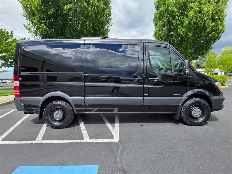 2016 Mercedes-Benz Sprinter Turbo Diesel 12-Passenger Roof Top A/C New Tires / 144 " WB / Excellent Condition - Photo 4 - Portland, OR 97217