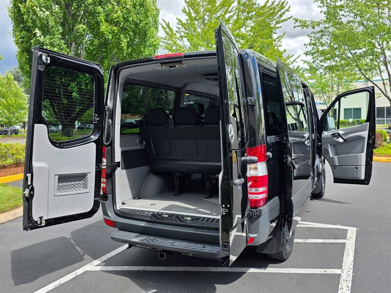 2016 Mercedes-Benz Sprinter Turbo Diesel 12-Passenger Roof Top A/C New Tires / 144 " WB / Excellent Condition - Photo 27 - Portland, OR 97217