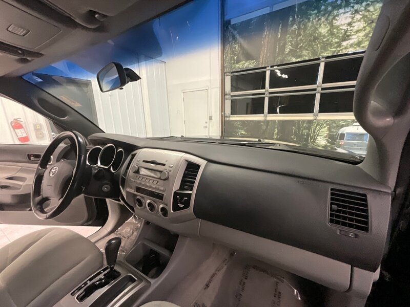 2005 Toyota Tacoma SR5 Access Cab 4-Door/2WD/ 2.7L 4CYL / LOCAL TRUCK  / RUST FREE / Excellent condition / 130,000 MILES - Photo 17 - Gladstone, OR 97027