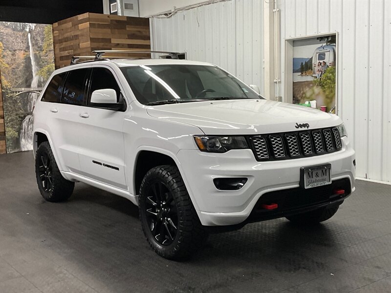 2019 Jeep Grand Cherokee Altitude 4X4 / Heate   - Photo 2 - Gladstone, OR 97027