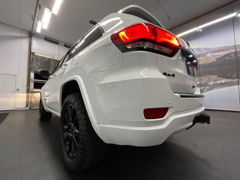 2019 Jeep Grand Cherokee Altitude 4X4 / Heate   - Photo 12 - Gladstone, OR 97027