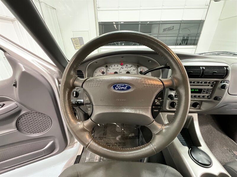 2002 Ford Explorer Sport Trac Crew Cab Pickup 4X4 / 6Cyl / 1-OWNER / 94K MILES / SUNROOF / BRAND NEW TIRES / Towing Pkg / LOCAL OREGON SUV / ZERO RUST - Photo 18 - Gladstone, OR 97027