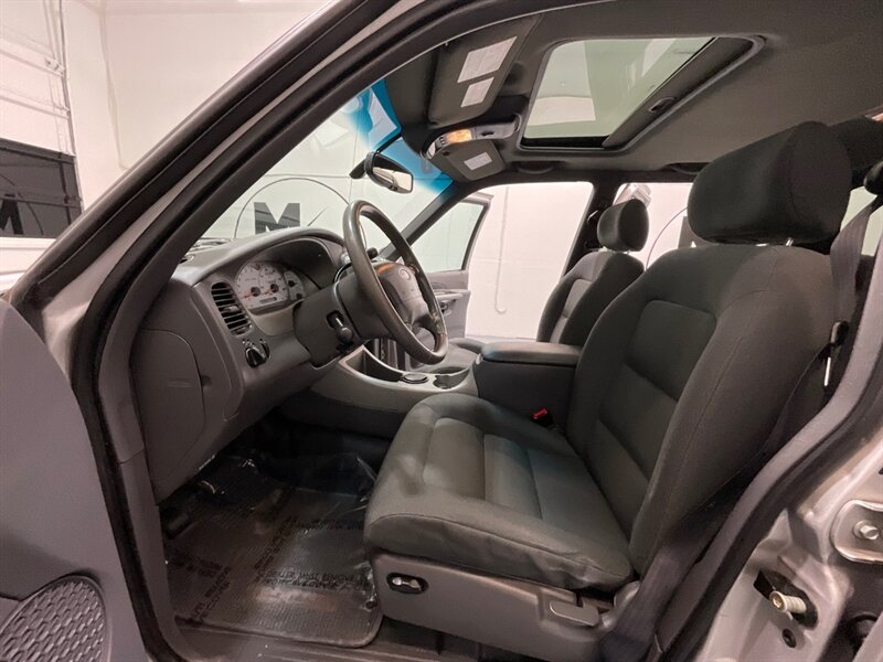 2002 Ford Explorer Sport Trac Crew Cab Pickup 4X4 / 6Cyl / 1-OWNER / 94K MILES / SUNROOF / BRAND NEW TIRES / Towing Pkg / LOCAL OREGON SUV / ZERO RUST - Photo 12 - Gladstone, OR 97027